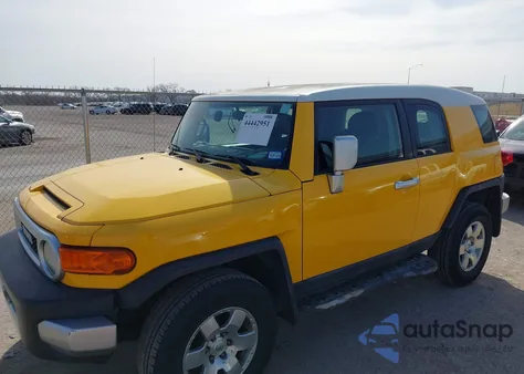 2008 Toyota Fj Cruiser z USA, uszkodzony, nr VIN JTEBU11F980103687